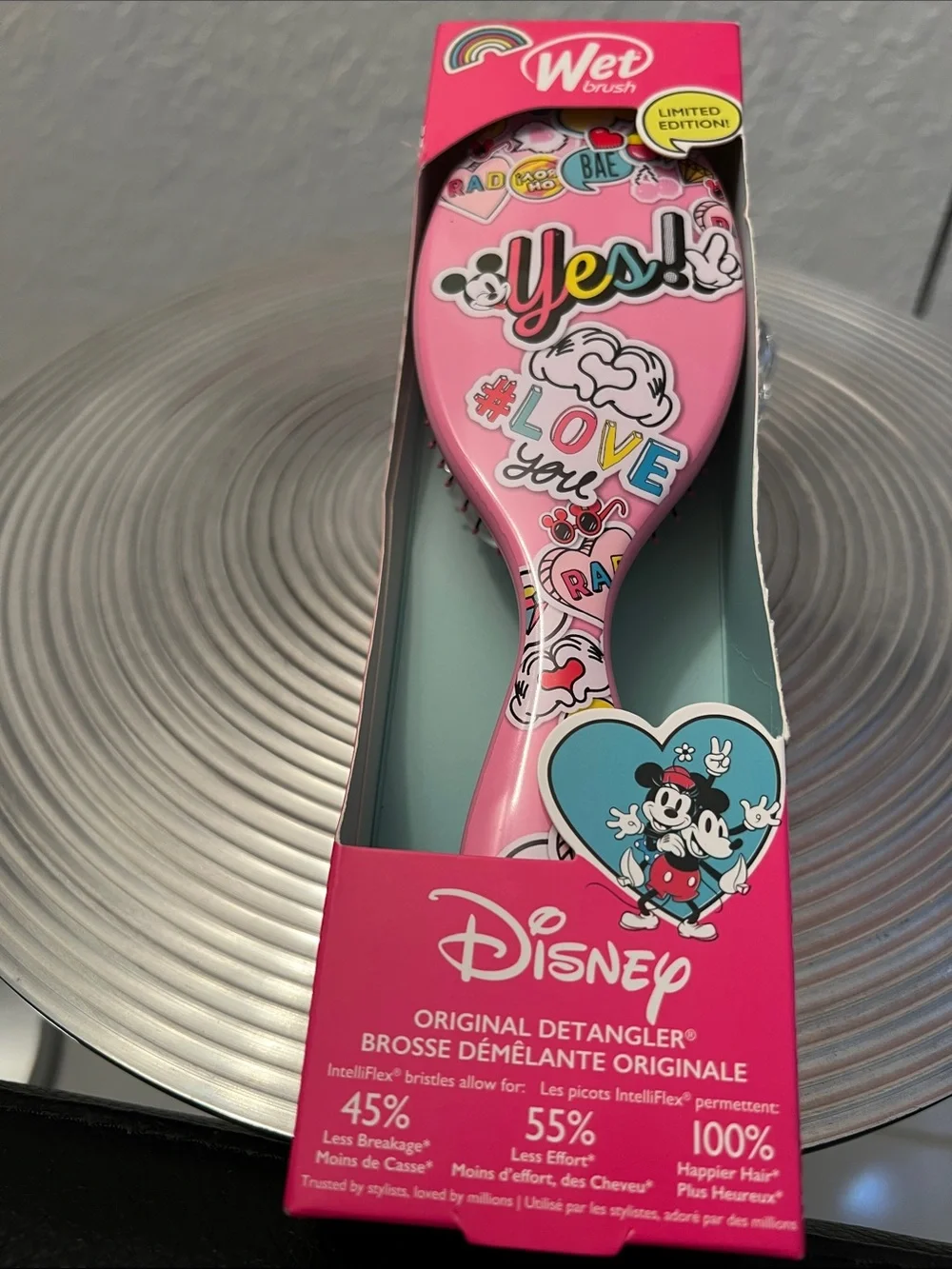 DISNEY x Wet Brush Pink Minnie & Mickey Limited Edition Detangler Brush